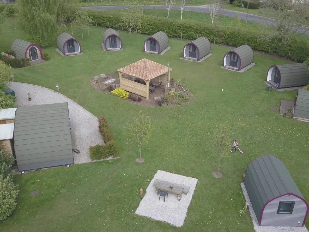 Glamping - York Holiday & Cycle Stop Екстер'єр фото